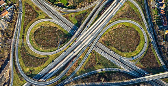 道路工程运营高速公路立体交叉问题
